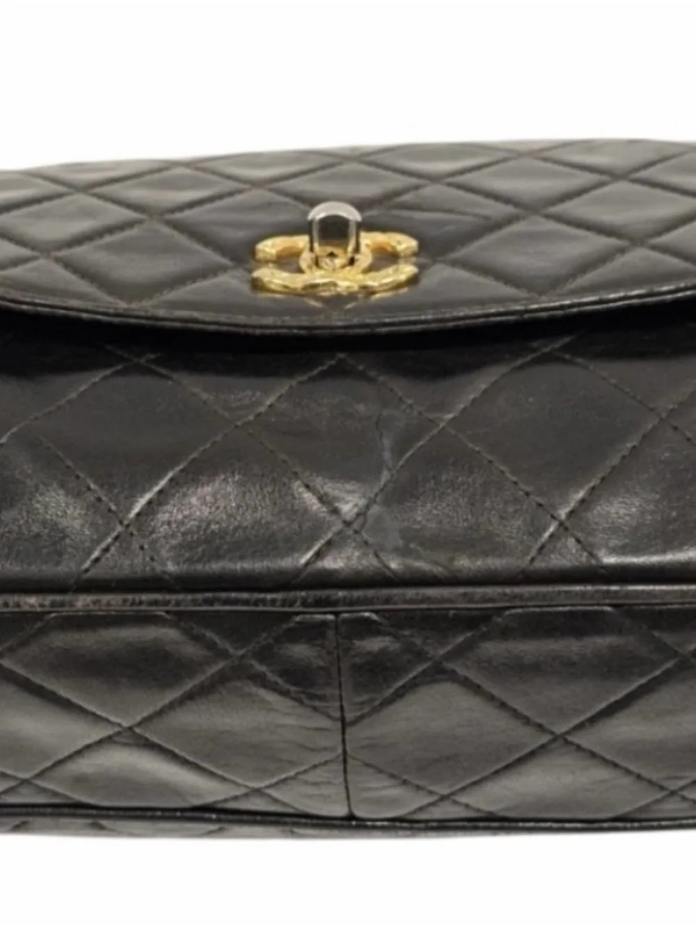 CHANEL Black Quilted Lambskin Shoulder Bag with Gold Chain